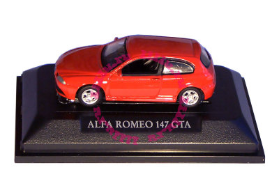 Модель автомобиля Alfa Romeo 147 GTA 1:72, красная, в пластмассовой коробке, Yat Ming [73000-02] Модель автомобиля Alfa Romeo 147 GTA 1:72, красная, в пластмассовой коробке, Yat Ming [73000-02]