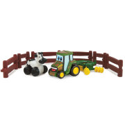 * Игровой набор 'Трактор Джонни и его друзья - с коровкой' (Farm Adventure Playset), John Deere, Tomy [37722-1]