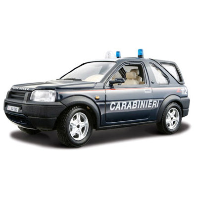Модель автомобиля карабинеров Land Rover Freelander 1:24, темно-синяя, из серии Security Team, BBurago [18-22039] Модель автомобиля карабинеров Land Rover Freelander 1:24, темно-синяя, из серии Security Team, BBurago [18-22039]