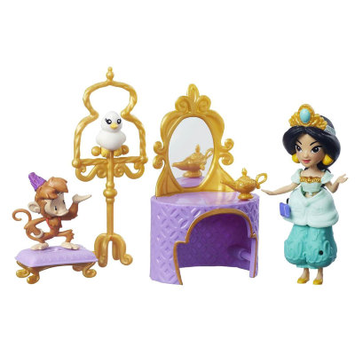 Игровой набор с мини-куклой 'Золотой туалетный столик Жасмин' (Jasmine's Golden Vanity Set), 8 см, 'Маленькое Королевство Принцесс Диснея', Hasbro [B7164] Игровой набор с мини-куклой 'Золотой туалетный столик Жасмин' (Jasmine's Golden Vanity Set), 8 см, 'Принцессы Диснея', Hasbro [B7164]