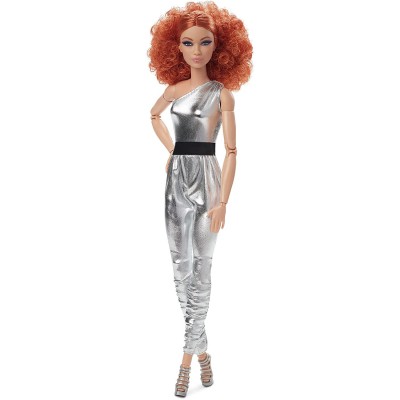 Коллекционная шарнирная кукла &#039;Рыжеволосая&#039;, #11 из серии &#039;Barbie Looks 2022&#039;, Barbie Black Label, Mattel [HBX94] Коллекционная шарнирная кукла 'Рыжеволосая', #11 из серии 'Barbie Looks 2022', Barbie Black Label, Mattel [HBX94]