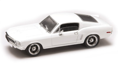 Модель автомобиля Ford Mustang GT 1968, белая, 1:43, серия Премиум в пластмассовой коробке, Yat Ming [43206W] Модель автомобиля Ford Mustang GT 1968, белая, 1:43, серия Премиум в пластмассовой коробке, Yat Ming [43206W]