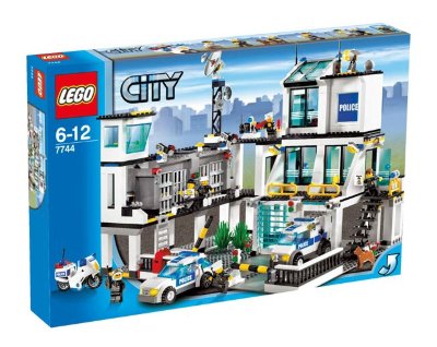 Конструктор &quot;Полицейский участок&quot;, серия Lego City [7744] Конструктор "Полицейский участок", серия Lego City [7744]