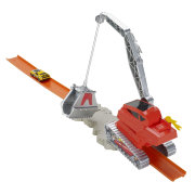 Игровой набор 'Крушитель кранов' (Crane Crasher), из серии 'Эффектный трюк', Hot Wheels, Mattel [BGH99]