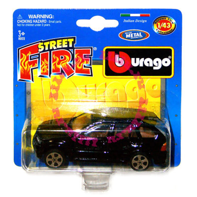 Модель автомобиля BMW X5, черная, 1:43, серия &#039;Street Fire&#039; в блистере, Bburago [18-30001-10] Модель автомобиля BMW X5, черная, 1:43, серия 'Street Fire' в блистере, Bburago [18-30001-10]