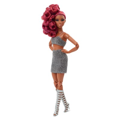 Коллекционная шарнирная кукла &#039;Миниатюрная афроамериканка&#039;, #7 из серии &#039;Barbie Looks 2021&#039;, Barbie Black Label, Mattel [HCB77] Коллекционная шарнирная кукла 'Миниатюрная афроамериканка' из серии 'Barbie Looks 2021', Barbie Black Label, Mattel [HCB77]