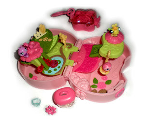 Игровой набор из серии 'Микро Зоомагазин' - 'Сад', Littlest Pet Shop [65177] Игровой набор из серии 'Микро Зоомагазин' - 'Сад', Littlest Pet Shop [65177]