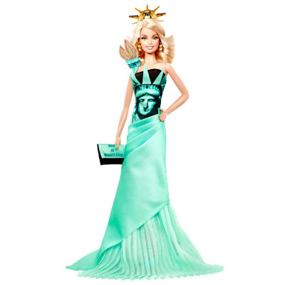 Барби Статуя Свободы (Statue of Liberty) из серии &#039;Куклы мира&#039;, Barbie Pink Label, коллекционная Mattel [T3772] Барби Статуя Свободы (Statue of Liberty) из серии 'Куклы мира', Barbie Pink Label, коллекционная Mattel [T3772]