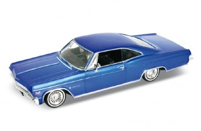 Модель автомобиля Chevrolet Impala 1965, синий металлик, серия &#039;Old Timer&#039; 1:24, Welly [22417W-BL] Модель автомобиля Chevrolet Impala 1965, синий металлик, серия 'Old Timer' 1:24, Welly [22417W-BL]