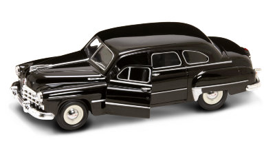 Модель автомобиля GAZ-12 (ZIM) - ГАЗ-12 'ЗиМ', 1:24, черная, Yat Ming [24212BK] Модель автомобиля GAZ-12 (ZIM) - ГАЗ-12 'ЗиМ', 1:24, черная, Yat Ming [24212BK]