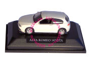 Модель автомобиля Alfa Romeo 147 GTA 1:72, белый металлик, в пластмассовой коробке, Yat Ming [73000-01]