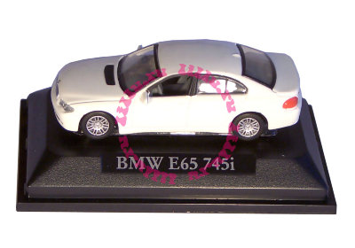 Модель автомобиля BMW E65 745i 1:72, белая, в пластмассовой коробке, Yat Ming [73000-09] Модель автомобиля BMW E65 745i 1:72, белая, в пластмассовой коробке, Yat Ming [73000-09]