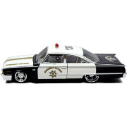 Модель автомобиля шерифа Ford Starliner 1960, бело-черная, 1:26, серия Custom Shop, Maisto [31344]