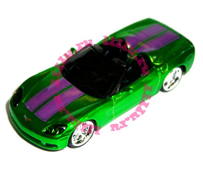 Модель автомобиля Chevrolet Corvette 2005, зеленая, 1:43, серия &#039;Street Tuners&#039;, Bburago [18-31000-01] Модель автомобиля Chevrolet Corvette, зеленая, 1:43, серия 'Street Tuners', Bburago [18-31000-01]