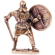 Фигурка литая 'Варвар со щитом и мечом', 1:32, латунь, 4.5 см, Амберкинг [CRU-16]